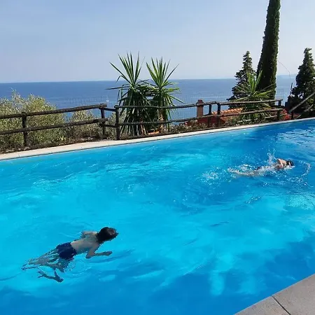 Сasa de vacaciones Il Carrubo Finale Ligure